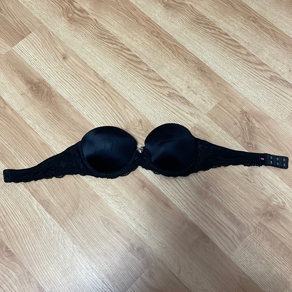 Black Strapless Underwire Bra - Picture 1 of 2